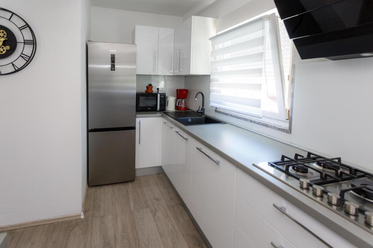 Apartman Laura Крк Екстер'єр фото