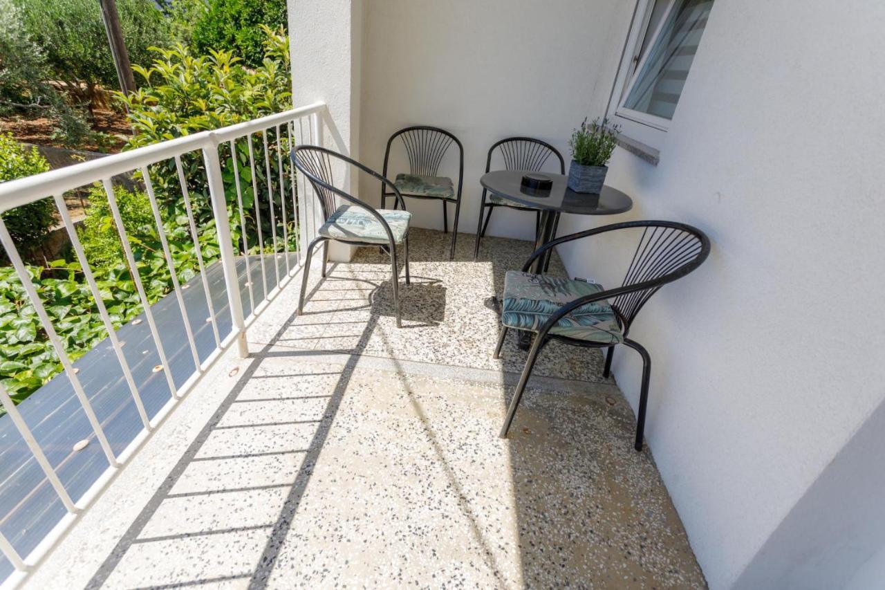 Apartman Laura Крк Екстер'єр фото