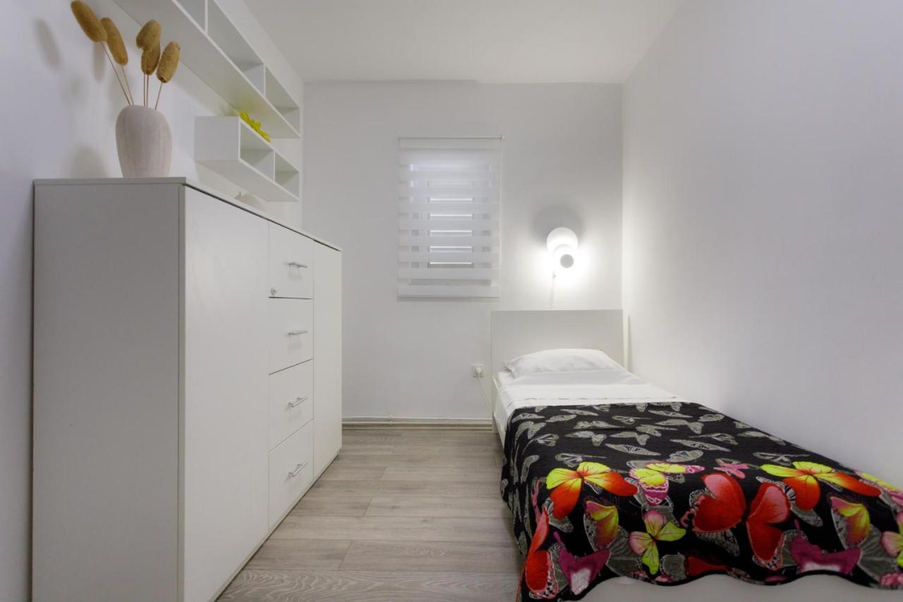 Apartman Laura Крк Екстер'єр фото