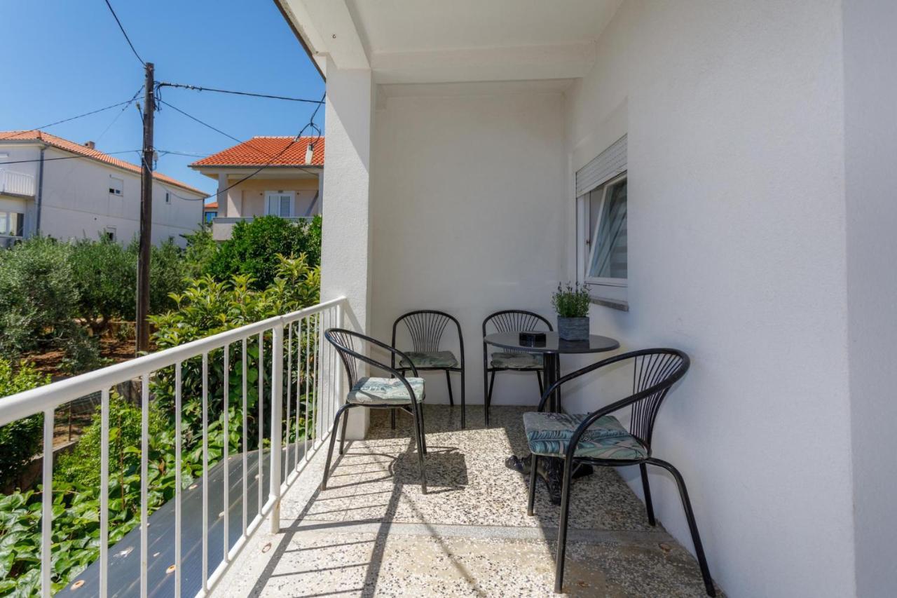 Apartman Laura Крк Екстер'єр фото